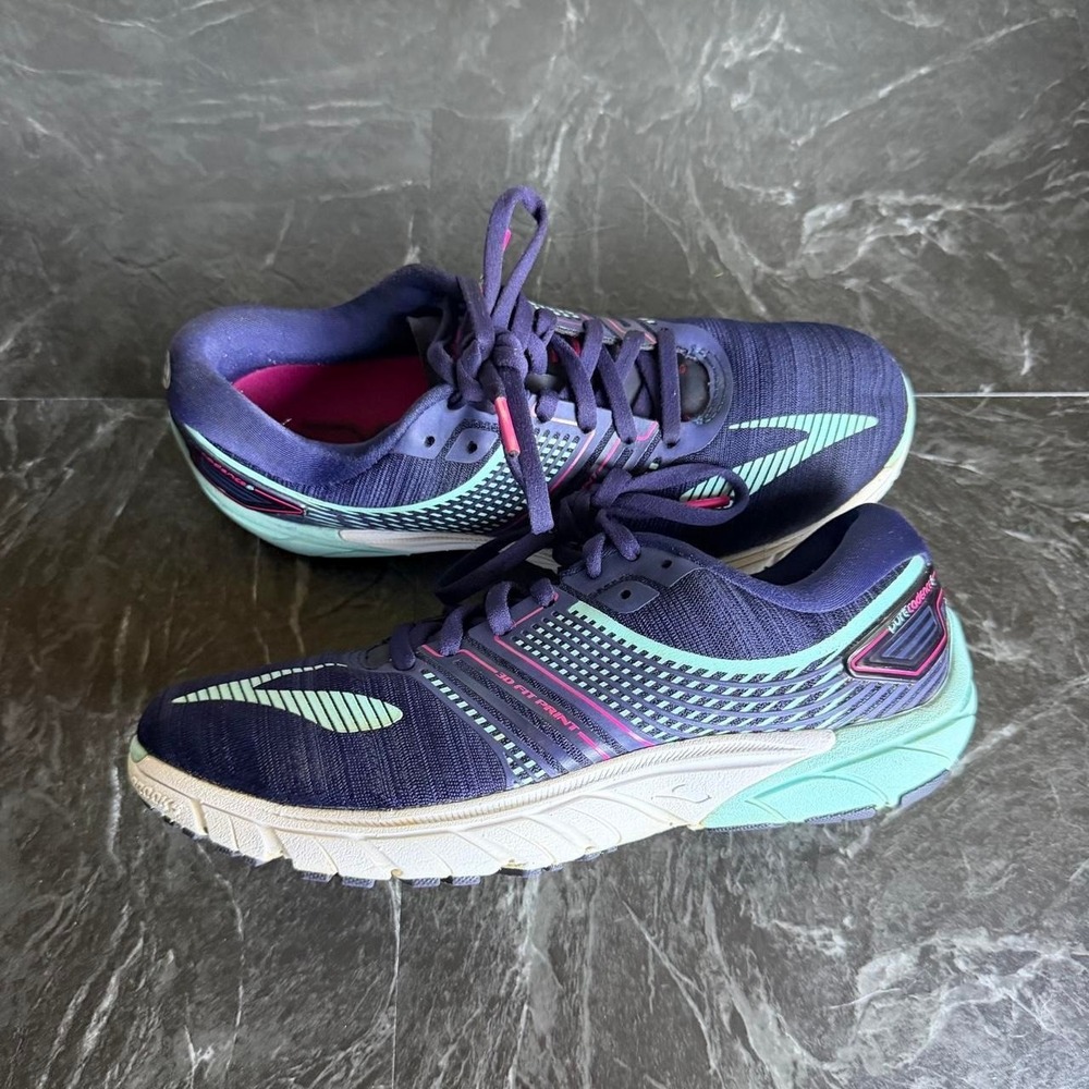 Brooks Women's Pure Cadence 6 Purple Running Sneaker W7.5 B